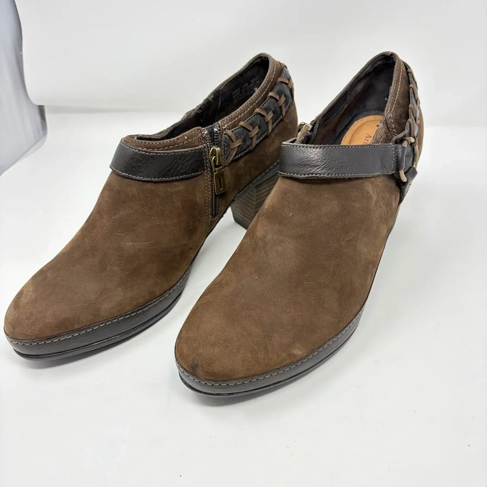 Clarks Artisan Brown Leather Suede‎ Western Booties Size 10
